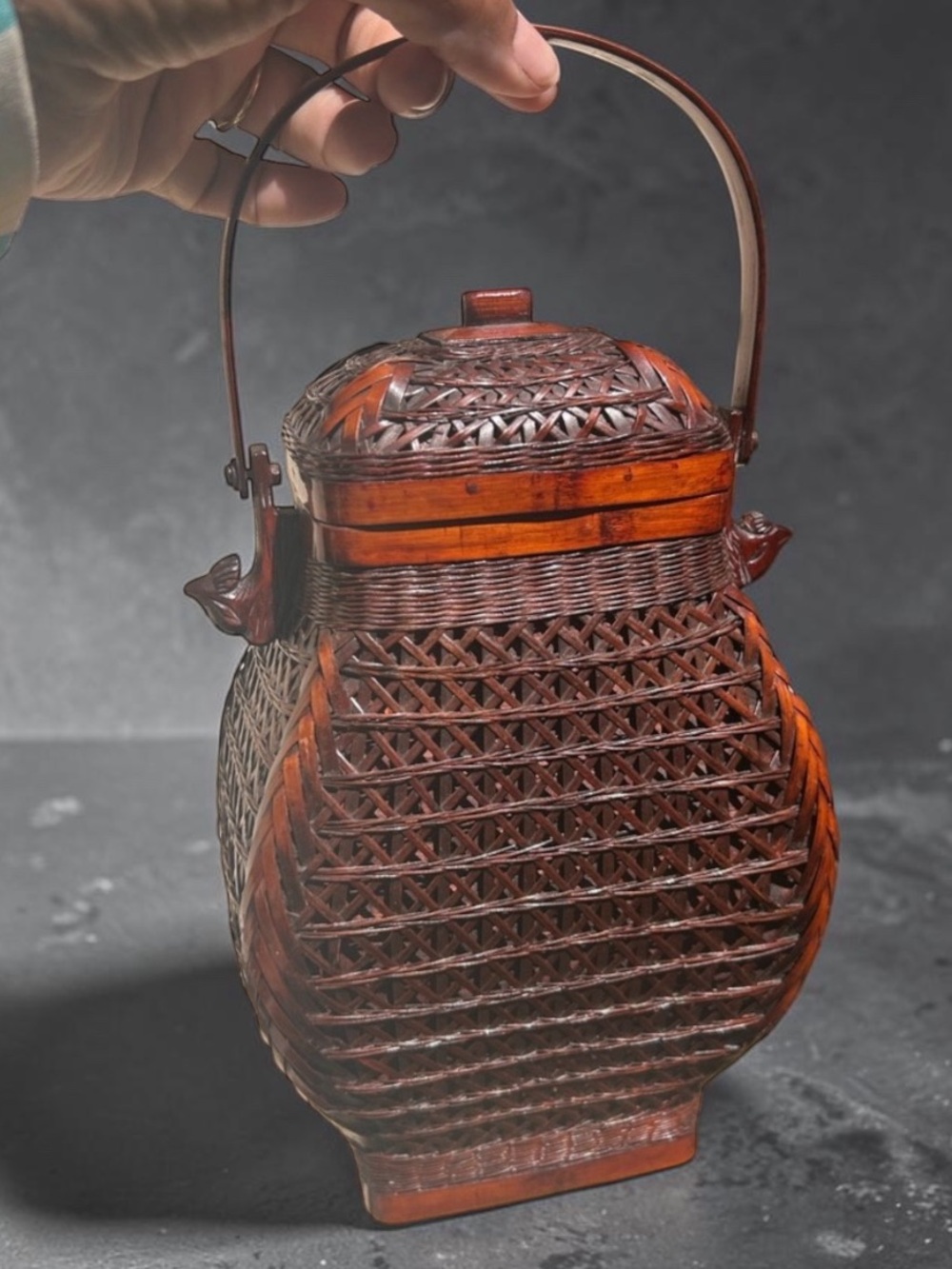 Vintage Shanghai Handicrafts Lidded Bamboo Basket #325-226 PRC MCM Chinoiserie